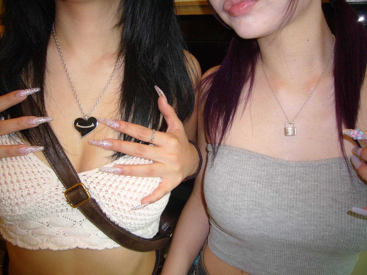 Black heart pendant necklace