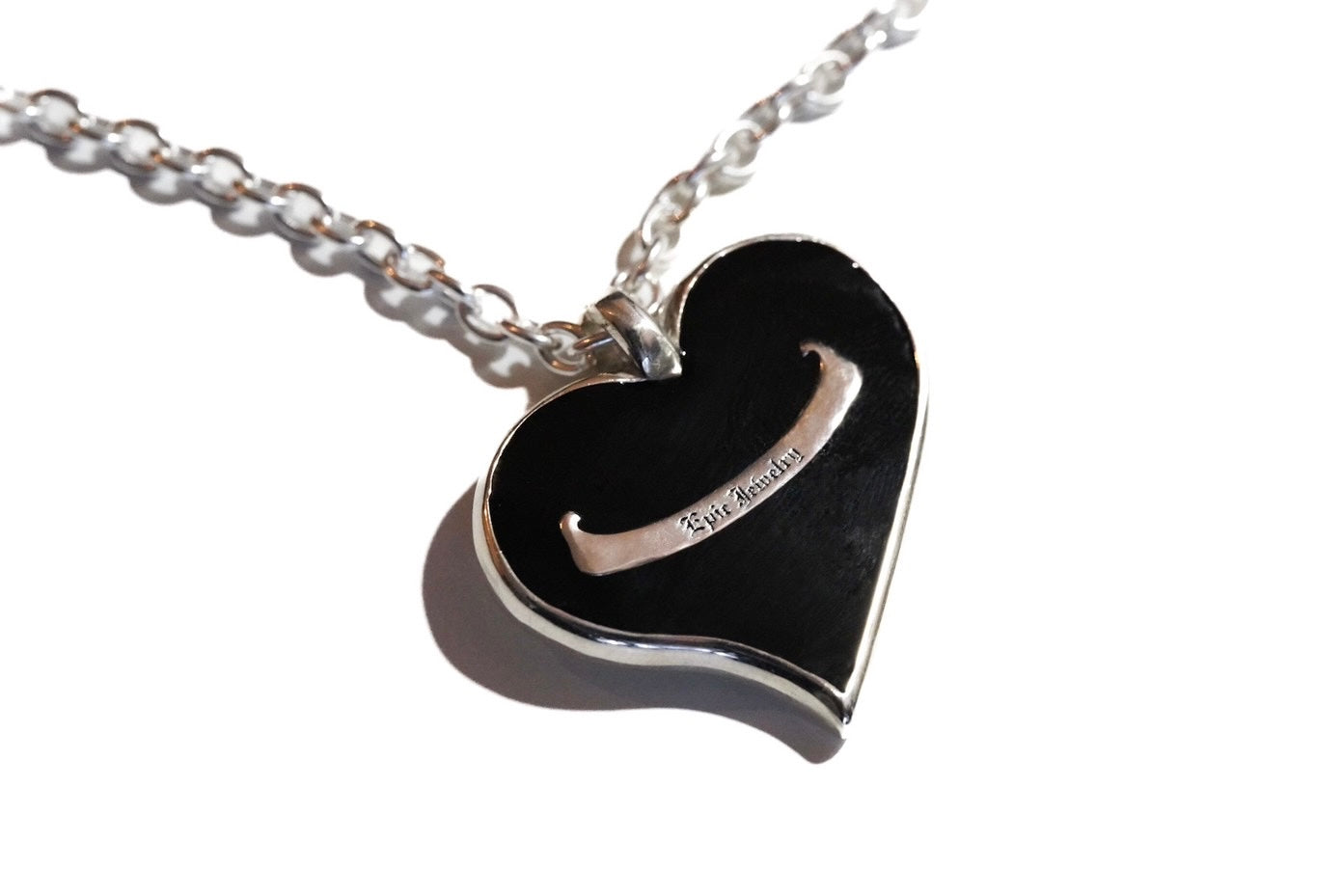 Black heart pendant necklace　